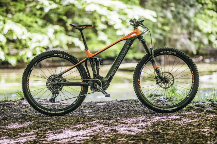   Whether steep ramps or technical climbs - Crafty riders get a lot of counter-pressure from the outstanding rear triangle.