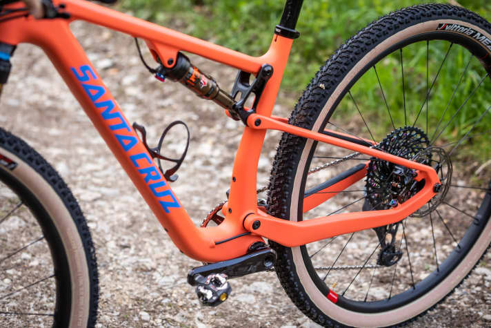   The rear triangle length increases with the frame size.