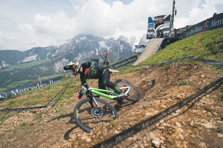   Troy Brosnan dominierte die Wald-Sektion und schnappte sich den ersten Worldcup-Sieg 2021