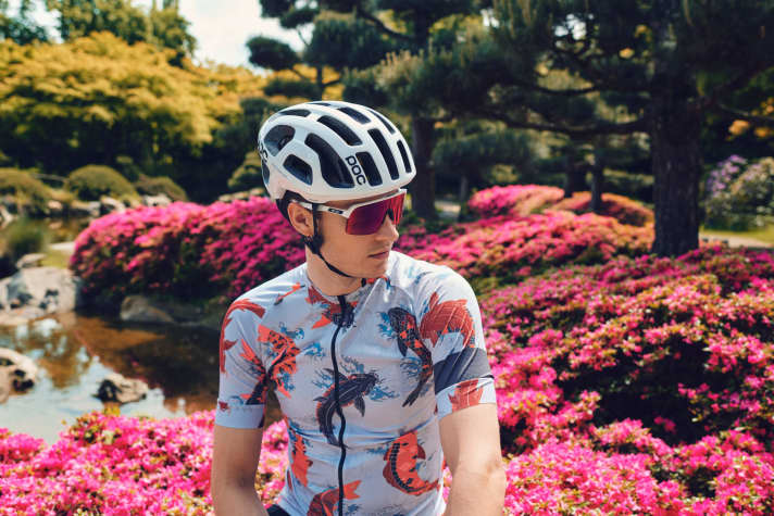   The jerseys in the Rose Unpaved series cost 79.95 euros.