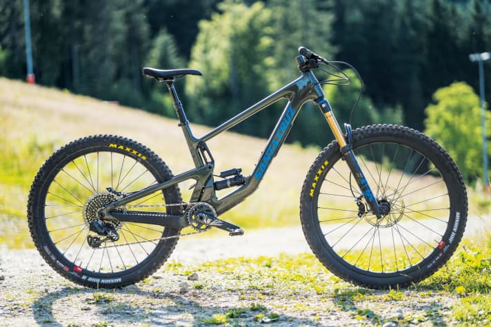   Our test bike: the Santa Cruz Bronson with <a href="https://www.bike-magazin.de/tag/mx-laufradkombi" target="_blank" rel="noopener noreferrer nofollow">Mullet setup</a> .
