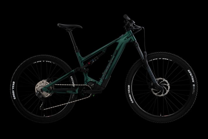   Norco Fluid VLT: 140/130 millimetres of travel, 29 inches, from 5999 euros and only in aluminium. Despite the price, you won't find a high-quality top-of-the-range version here. Available with 730 or 900 watt hours.