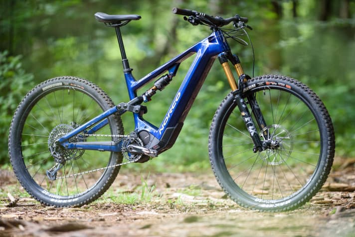   900 watt hours - we were expecting a big hulk. Considering the enormous battery capacity, the Sight VLT doesn't look all that chubby, at least visually. The extra watt hours are noticeable on the scales.