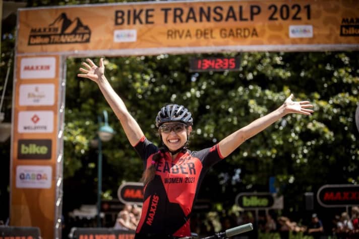   Not only the overall winner in the women's individual classification, Naima Diesner, had reason to cheer and stand at the finish line with outstretched arms. All of the finishers put in a magnificent performance.