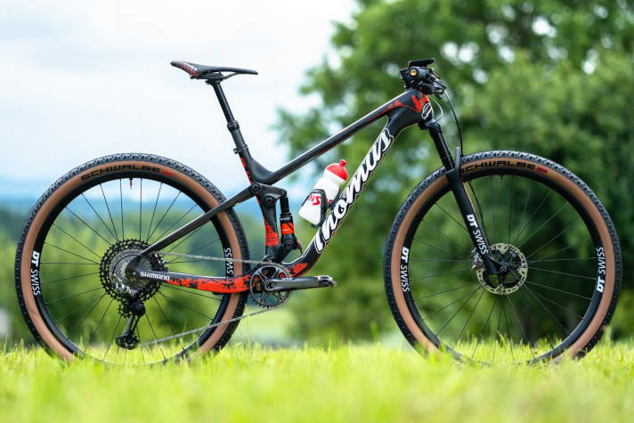   The frame of the Lightrider Ganbaru is said to weigh just 1650 grams in frame size 18 inches. For CHF 7990, you can purchase one of the Olympic replicas, which are limited to 100 units.