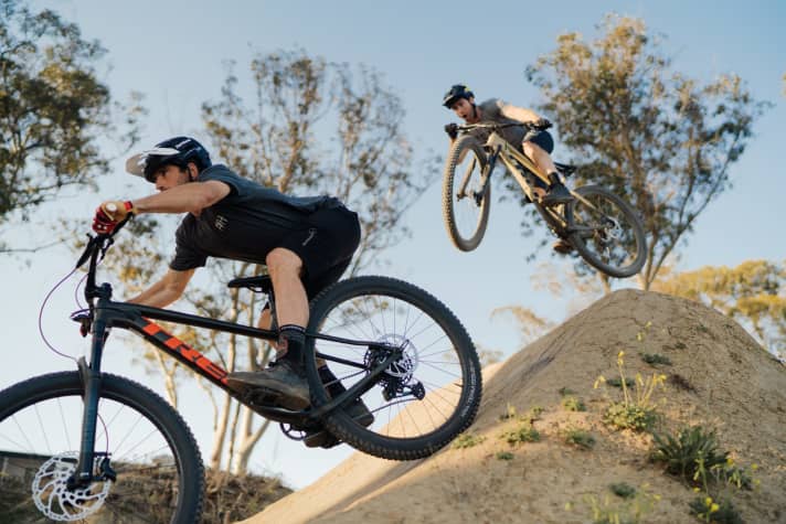   One for all: even dirt jumps should be no problem with the Roscoe.