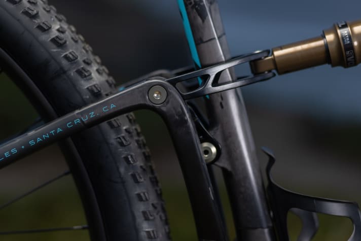 The proven DW-Link rear triangle promises a usable 100 millimetres of suspension travel. Ibis offers a lifetime guarantee on the bearings.
