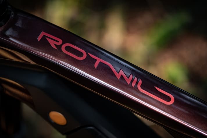   Vorerst wird es nur das 8999 Euro teure Pro-Modell geben, das ab Dezember 2021 bei Rotwild-Händlern stehen soll.