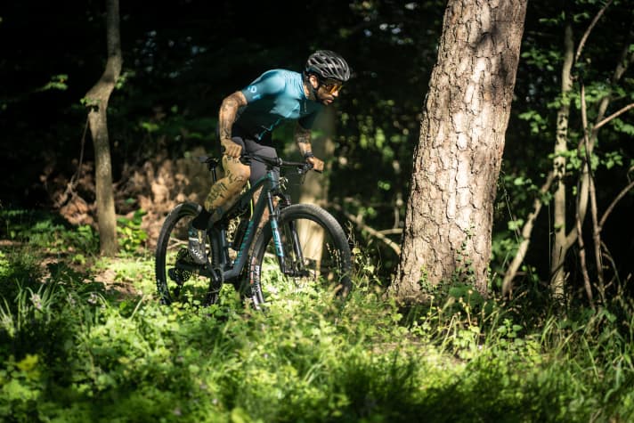  Einen ersten ausführlichen Labor- und Praxistest zum Lux Trail CF 8 lesen Sie demnächst in BIKE.