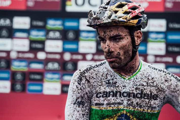   On Thursday, world championship medals will be contested for the first time in the 20-minute short track race. Thunderstorms in the afternoon could make the course as challenging as it was in 2019. Brazilian Henrique Avancini is one of the favourites and wants to attack after his 13th place at the Olympics. 