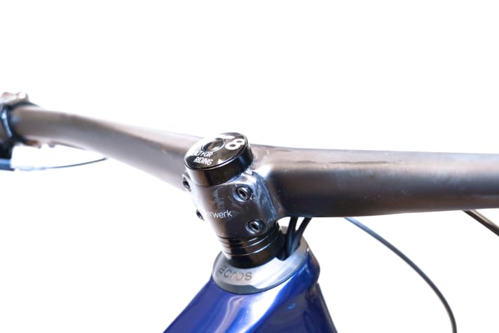   Depending on the backsweep, the Faserwerk cockpit should feel as if you had fitted classic stems with a length of 35 or 50 millimetres.