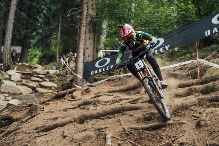   In Val di Sole nicht zu schlagen. Greg Minnaar (RSA) holte sich auf der schwierigen Strecke in den letzten Kurven doch noch den Sieg.