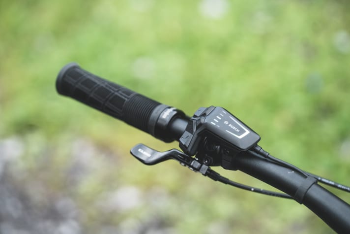 Works separately or in combination with the Kiox 300 display: the LED Remote control unit from Bosch. The speed level and battery status are displayed via coloured LEDs.