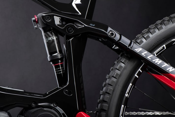   Aluminium is used as the material for the rear triangle.