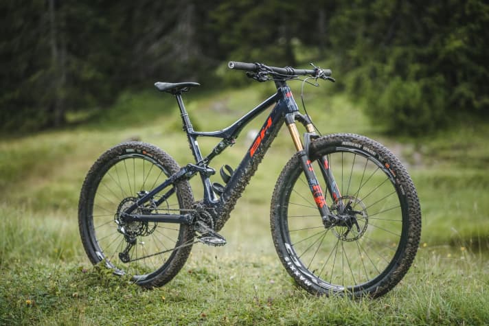   120 millimetres, 29 inches, 18.2 kilos: The BH iLynx Race 8.4 LT Pro is available for 7999 euros.