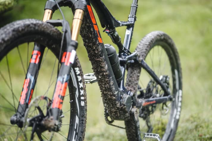   The battery: The BH iLynx has a permanently installed energy source with 540 watt hours in the super-slim down tube. This is significantly more than other E-MTBs in the light class usually offer.
