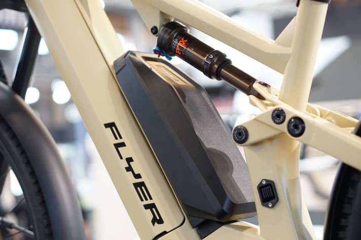   Mit optional aufgeschnalltem Zusatzakku (540 Wh) liefert das Goroc X satte 1290 Wattstunden Akkukapazität.