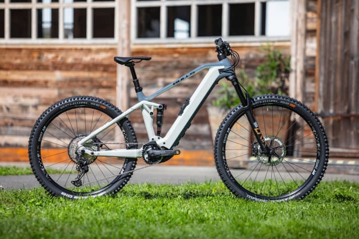 Das Sonic Evo AM 750 von Bulls: 150 mm Federweg, Laufradmix 29/27,5 Zoll, Carbonrahmen