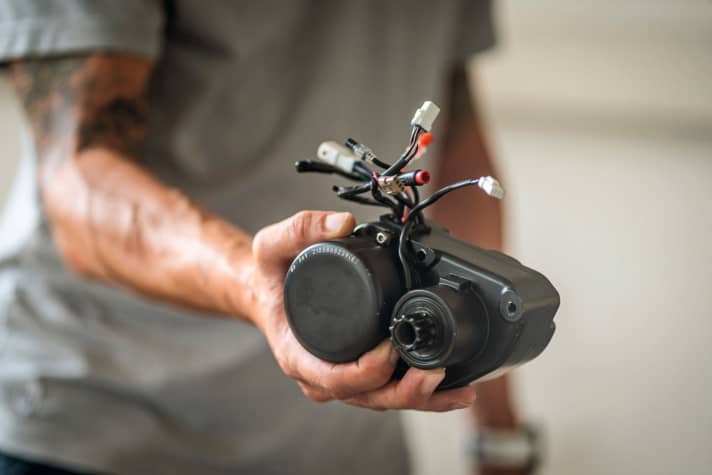   The motor of the BH iLynx: BH 2ESMAG is the name of the drive, which the Spaniards had customised by an Asian motor manufacturer. The motor weighs 2210 grams, which is around 400 to 700 grams less than the Shimano or Bosch units.