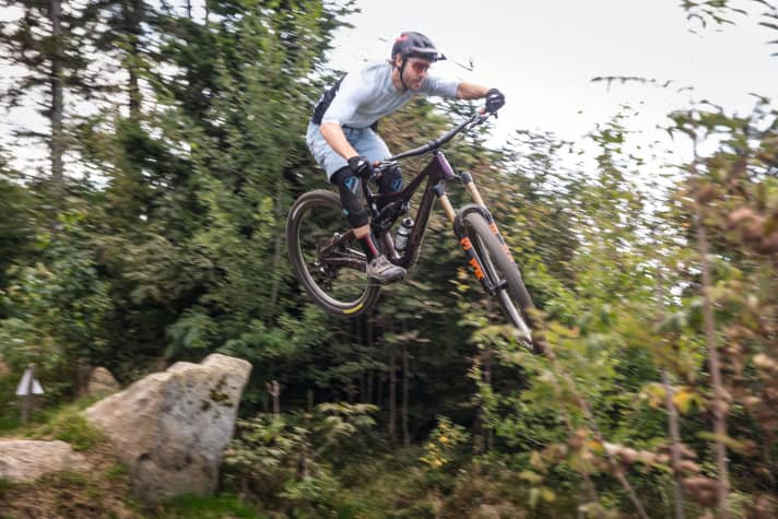   Wir konnten uns bereits einen ersten Eindruck vom neuen Orbea-Enduro verschaffen. Den ersten Testbericht gibt's dann in <a href="https://www.delius-klasing.de/bike-11-2021-bik-2021-11" target="_blank" rel="noopener noreferrer">BIKE 11/2021</a>  – ab 5. Oktober am Kiosk.