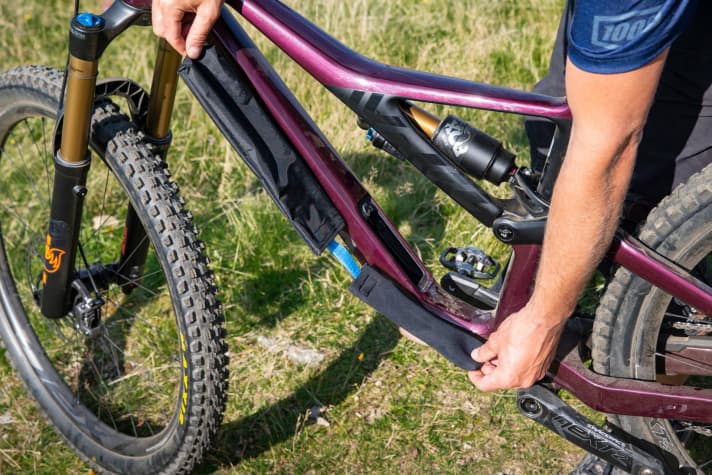   The down tube can be used completely as a storage compartment and holds small parts that can be stored in special pockets without rattling.