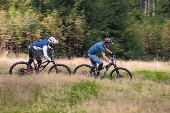   Wir haben das YT Jeffsy 29 Core im Bikepark am Geißkopf getestet . Dort fühlte sich das All Mountain mit seinem überzeugenden Fahrwerk und dem guten Handling sehr wohl.