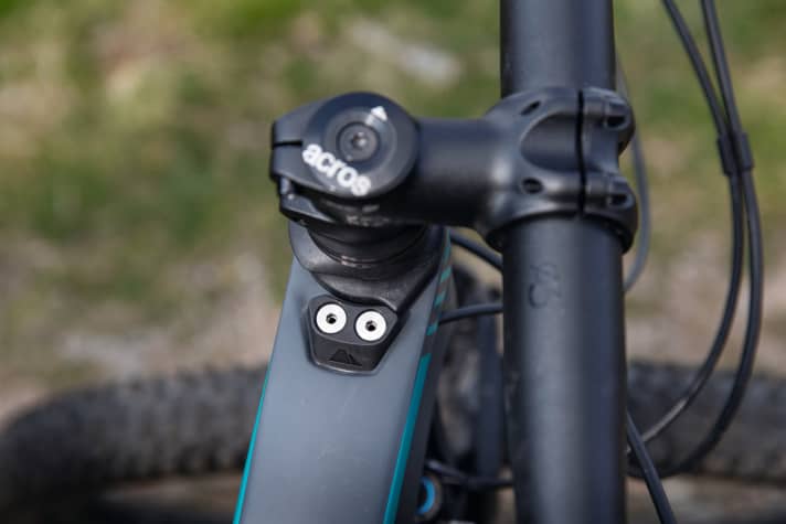   The handlebar stop protects the top tube from colliding with the fittings. The handlebar width of the <a href="https://www.canyon.com/de-de/mountainbike/cross-country-bikes/lux/lux-trail/" target="_blank" rel="noopener noreferrer nofollow">Canyon Lux Trail</a> has been increased by 40 millimetres.