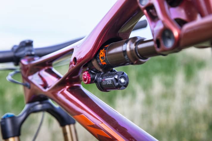   KTM Prowler Exonic: The shock mount has been integrated into the top tube, but does not yet have the current Trunnion mount.
