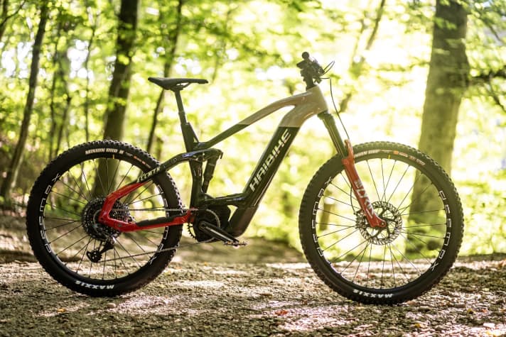 The ALL MTN CF from Haibike: 160 mm travel, wheel mix 29/27.5", carbon frame, from 5499 euros.