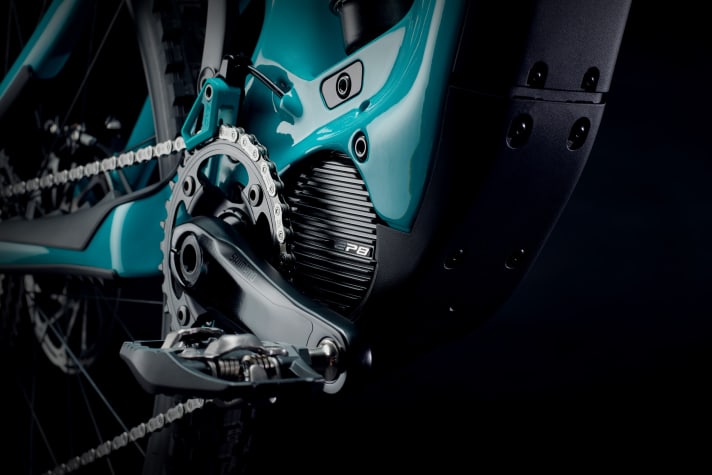   The Shimano EP8 takes care of the motor support.