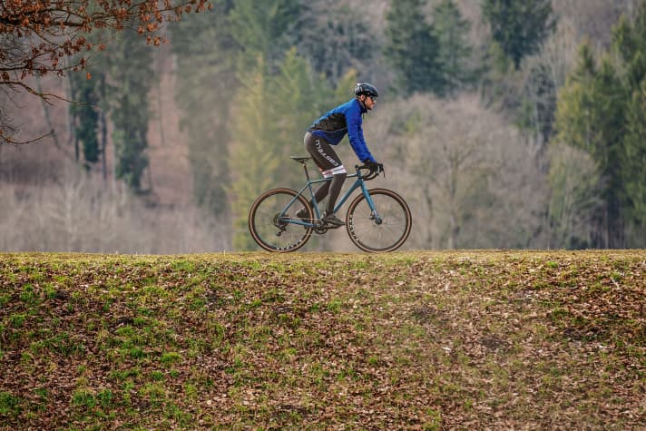  TEST: RÄDER BIS 1500 EURO Genau hinschauen: die Qualitäten dreier günstiger Bikes