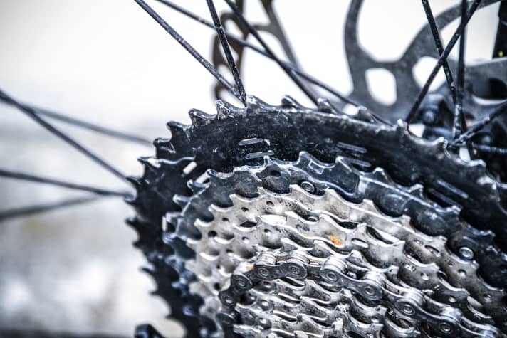  Wear test Chain tears and tooth failure are not uncommon on e-mountainbikes. This is also confirmed by our wear test in the laboratory.