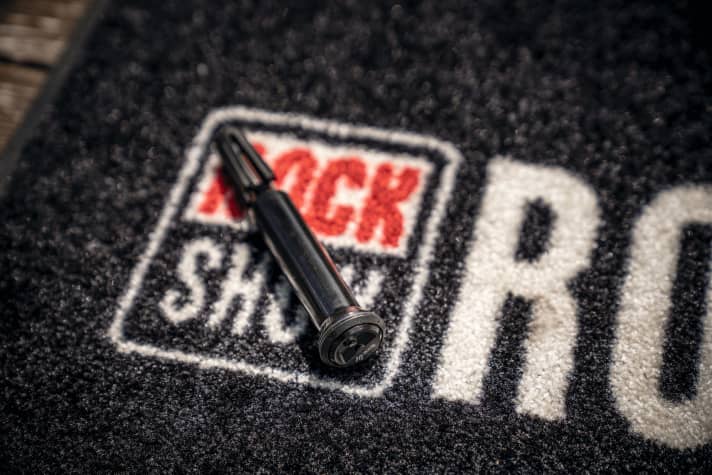   There is a pedalling sensor in the crankshaft so that the system knows when the rider is pedalling. As soon as the rider stops pedalling, the chassis goes on alert.