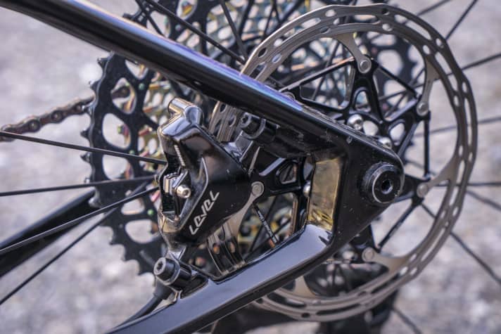   Der Bremssattel wurde sauber im Rahmendreieck integriert.