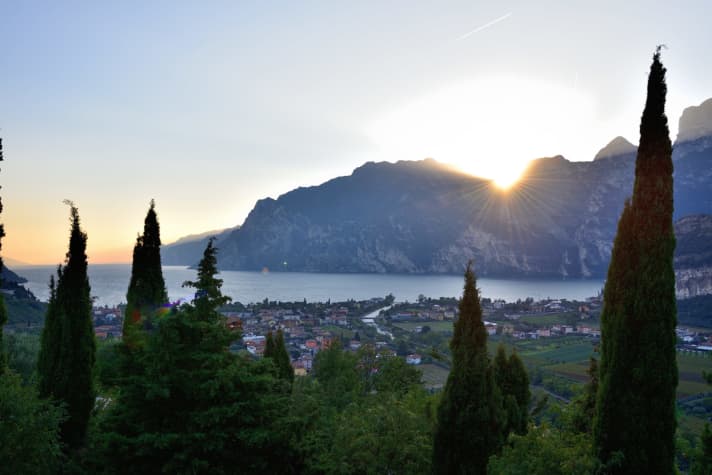 Das Wetter meint es gut mit dem Festival. Und belohnt seine Besucher mit einem spektakulären Sonnenuntergang.