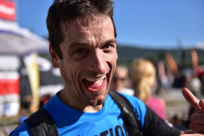 Ready to race: Gusti Wildhaber vom Cube Actionteam meinte nach dem Enduro-Training. „Die dritte Stage hätte ich mir besser nicht angeschaut heute. Scheinbar viel geradeaus, aber viele böse Löcher und Steine. Da wird's so manchen reißen morgen.“