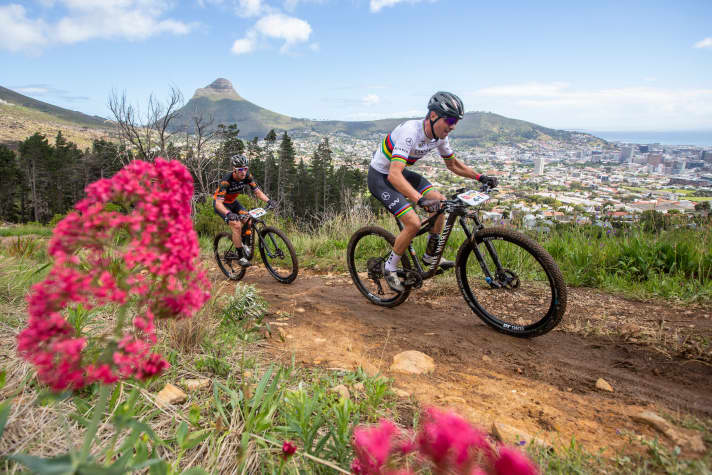   World champion Andi Seewald (front) and his team-mate Martin Stosek will be going for victory, especially on the long, climbing-heavy stages. The two marathon experts are less at home with short distances such as the prologue.
