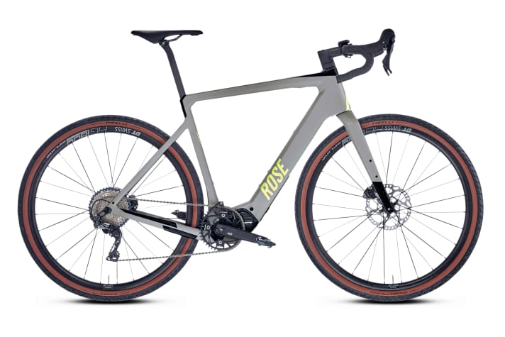    Rose Backroad+ | The carbon e-gravel bike with a powerful Shimano EP8 motor (85 NM/500 watts) and 360 Wh battery in the down tube costs from € 3999. In terms of weight, it is on a similar level to the Canyon. The top model weighs around 14 kilos.