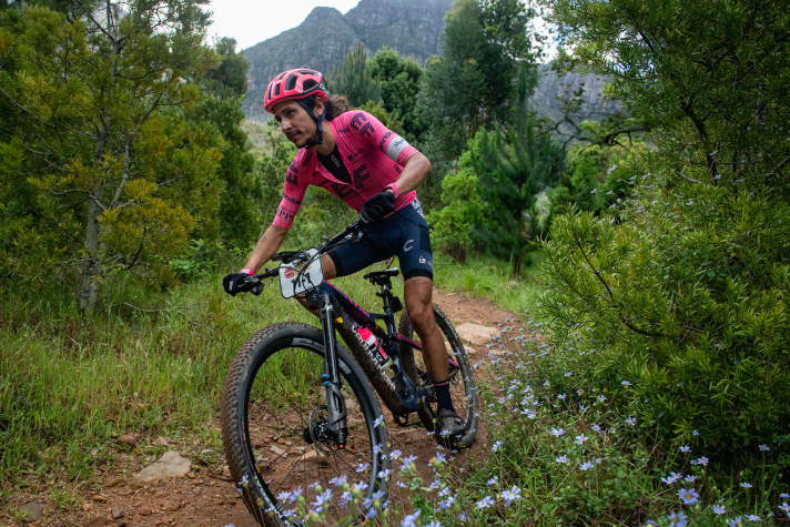   Road pros on the move: In addition to Ben Zwiehoff and Lennard Kämna from Bora-hansgrohe, all-rounder Lachlan Morton (EF Education-Nippo) is also riding the Cape Epic. 