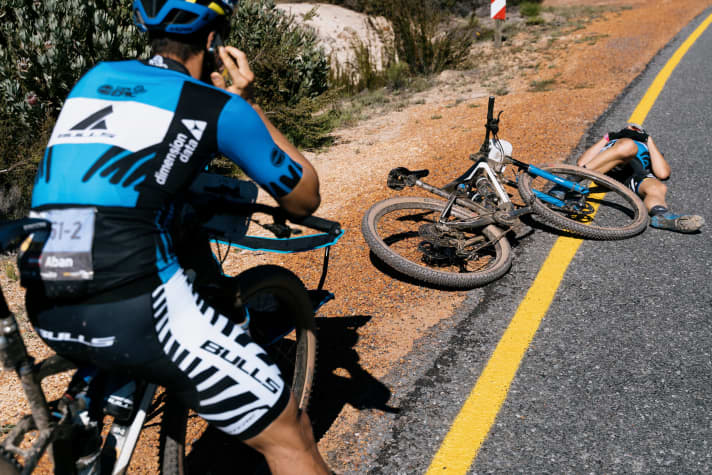   Karl Platt had to pull out of the stage early this morning with stomach problems. Together with Alban Lakata, he had been leading the Masters classification. Get well soon, Karl!