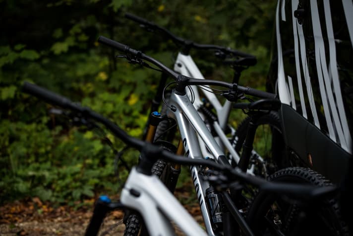   Eight models and three different frame materials are available for the Spectral in model year 2022, starting with the AL 5 from 2499 euros.