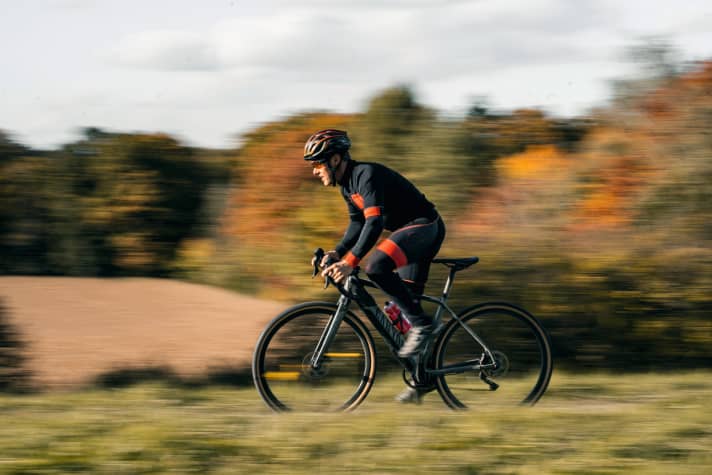   Vom E-Rennrad zum E-Gravelbike - Chris Schleker hat den Versuch mit dem Canyon Endurace:ON gewagt.