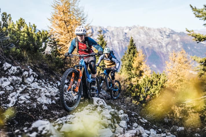   THE NEW ALL-MOUNTAINS IN THE TEST Nine high-quality all-mountain bikes battle it out for the crown. Who will build the most versatile E-MTB of 2022?