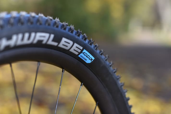   Auf die Reifen-Kombination von Schwalbe baut Cannondale bei allen vier Modellen: Racing Ray vorne und Racing Ralph hinten, beide in 29x2,25 Zoll.