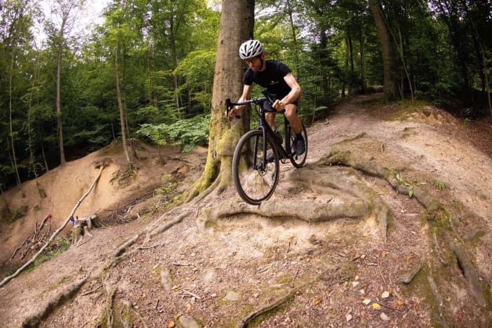   Thanks to the suspension travel of 30 millimetres, the new Vecnum freeQENCE stem should also allow you to comfortably tackle rougher terrain.