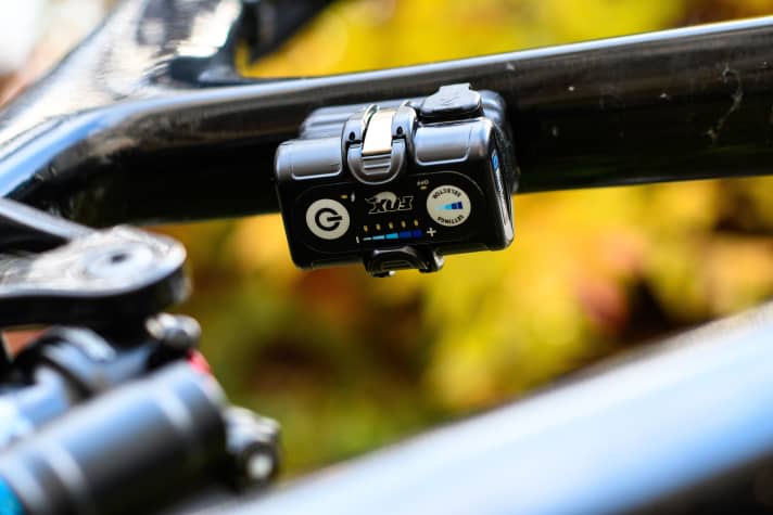   Das Live-Valve-Fahrwwerk funktioniert unauffällig gut und lässt sich leicht auf die Vorlieben des Fahrers anpassen. Neuerdings kann man auch per App auf die Feineinstellung zugreifen.