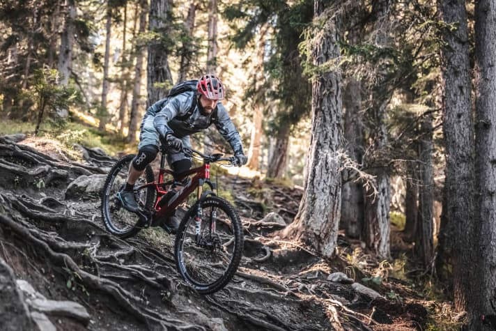   Die 150 Millimeter Federweg sollen das iLynx Trail zum Spaßbike machen. Auch wenn es ruppig wird.