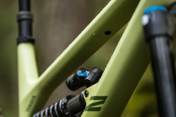   A tool set can be attached to a single bolt under the down tube. The fact that a bottle also fits into the frame will delight touring torque riders.