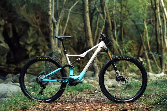 The Orbea Rise H10 is the top model in the series. It is said to weigh 19 kilos and cost 6799 euros.