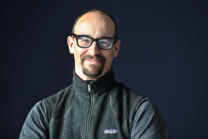   Our expert Dominik Scherer, BIKE Testlabor, says: "The large maintenance flap makes it easy to route internal cables and lines, but it takes more effort to adjust and remove the shock than with an exposed shock. I take a critical view of the added value of a hidden shock.